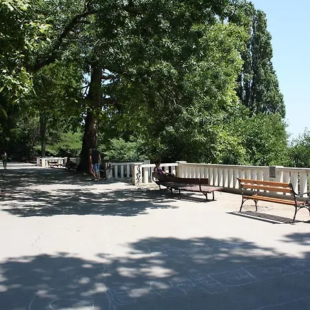 Neptune 3* Saints Constantine and Helena